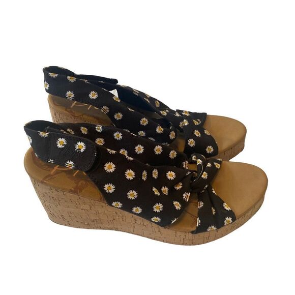 Blowfish Malibu Adorable Daisy Patterned Cloth Upper Cork Wedges in Sz. 9.5 - Picture 3 of 8